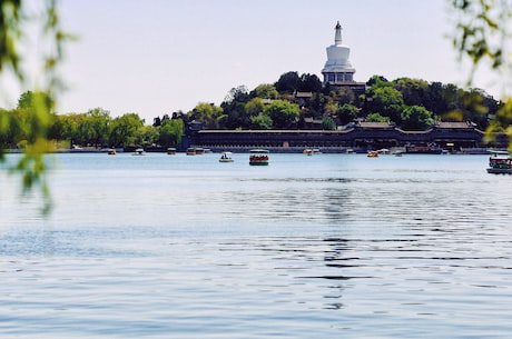 湖北长阳(穿越大峡谷,直探湖北长阳奇观)