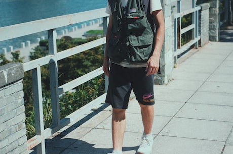 穷人续写六年级 诗中却说秦汉时的明月秦汉时的关