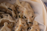 煮饺子(学会正确的煮饺子方式，做出松软鲜美的饺子！)
